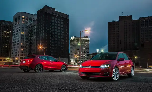 So Sánh Golf Tsi Và Mazda 3: Nên Chọn Xe Nào Cho Nhu Cầu Của Bạn?