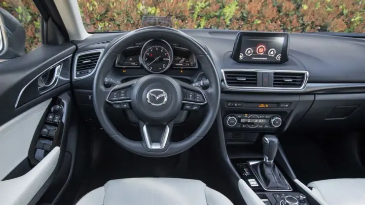 Gracenote Mazda Là Gì? Tổng Quan Chi Tiết Về Tính Năng Nhận Dạng Âm Thanh Trên Xe Mazda