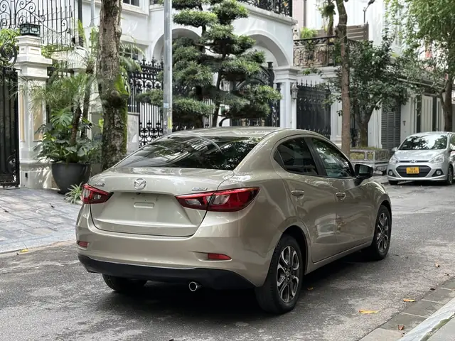 Mazda 2 Hatchback Màu Vàng: Lựa Chọn Nổi Bật Cho Phong Cách Cá Tính