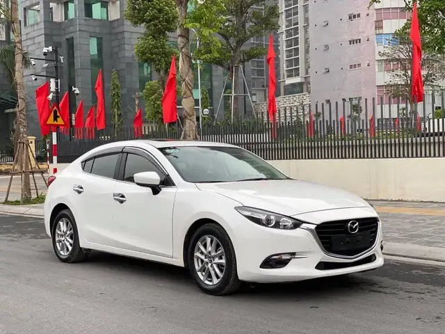 Hình Ảnh Xe Mazda 3 Màu Trắng: Vẻ Đẹp Tinh Tế Và Sang Trọng