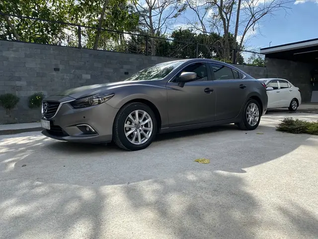 Hình Thực Tế Mazda 6 Màu Xám: Chi Tiết Đánh Giá & Cập Nhật Mới Nhất