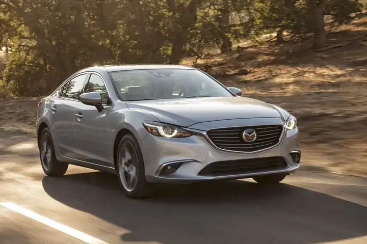 Hình Thực Tế Mazda 6 Màu Xám: Chi Tiết Đánh Giá & Cập Nhật Mới Nhất