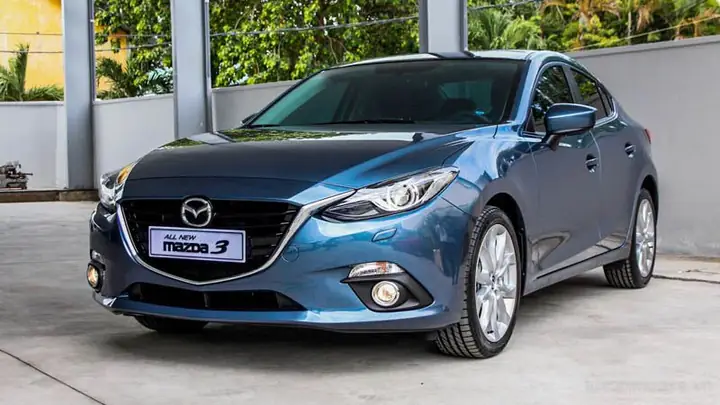 Hình Xe Mazda 3 Ngoài Đời: Đánh Giá Chi Tiết & Những Điều Cần Biết