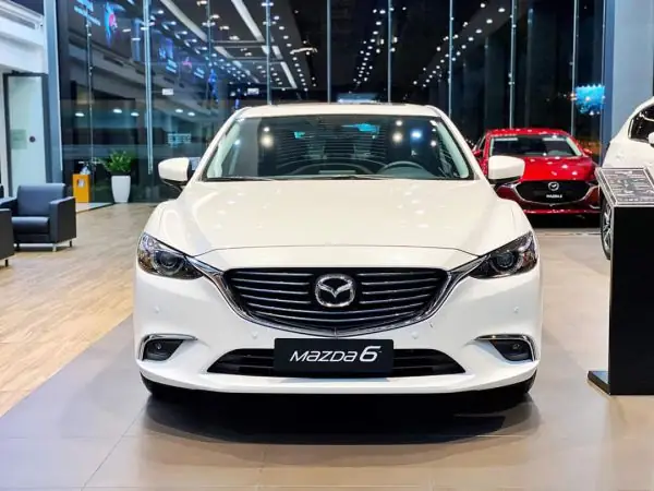 So Sánh Mazda 6: Đánh Giá Giá Và Tính Năng Cho Người Mua