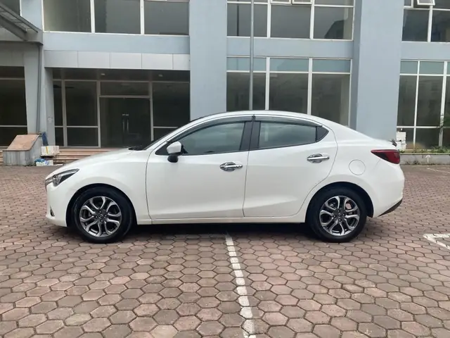 So Sánh Các Phiên Bản Mazda 2 Để Chọn Mua Phù Hợp