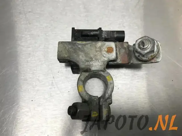 Cảm Biến Nắp Capo Mazda 3: Nguyên Nhân Lỗi Pin Yếu Và Cách Khắc Phục