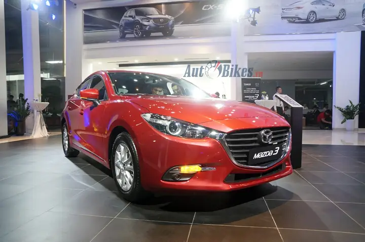 Khám Phá Mazda3 Màu Cam Độc Đáo Của Hot Girl Hà Thành