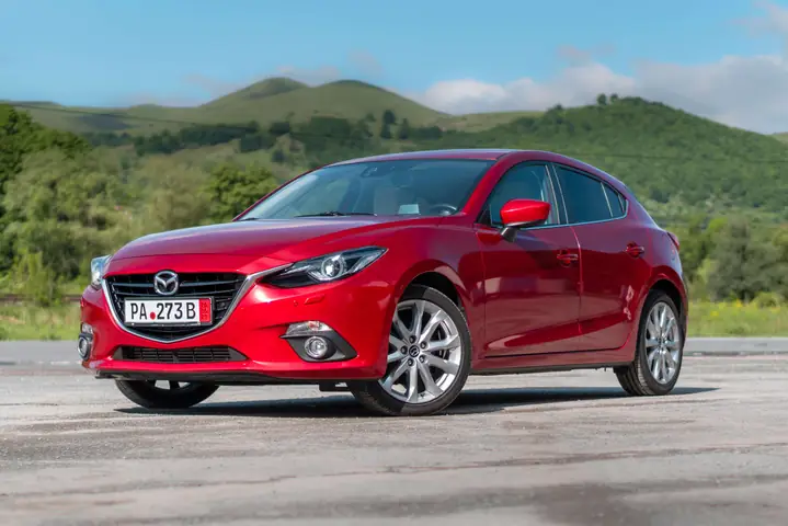 Chi Phí Bảo Hiểm Xe Mazda 3: Yếu Tố Ảnh Hưởng Và Cách Tối Ưu