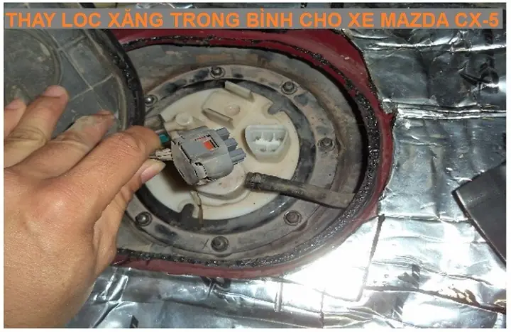Hướng Dẫn Chi Tiết Cách Tháo Lắp Bơm Xăng Mazda 3
