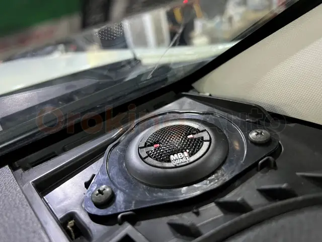 Hướng Dẫn Chi Tiết Cách Thay Loa Cửa Cho Mazda Bt50