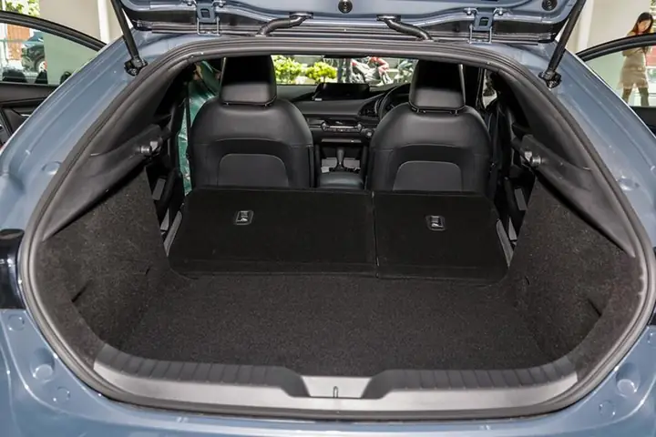 Khoang Hành Lý Mazda 3: Dung Tích, Kích Thước & Cách Tối Ưu Không Gian