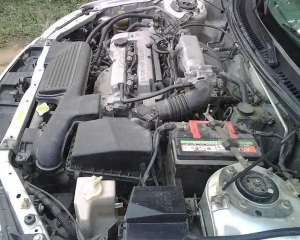 Khoang Máy Xe Mazda 323: Hướng Dẫn Chi Tiết & Giải Đáp Thắc Mắc Từ Chuyên Gia