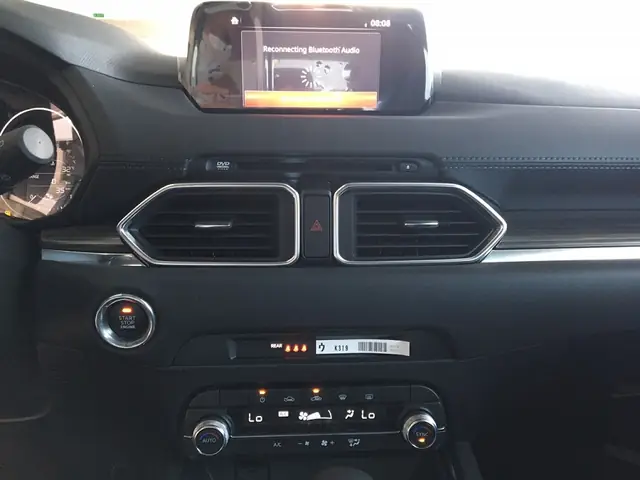 Hướng Dẫn Khử Mùi Máy Lạnh Trên Xe Mazda 3 Hiệu Quả Và An Toàn