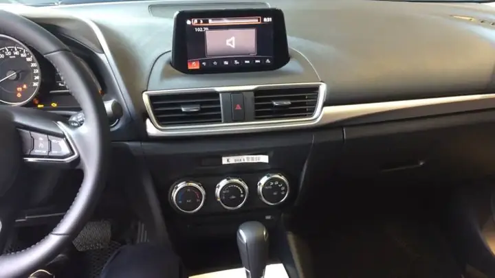 Kiểm Soát Tốc Độ Trên Mazda 3: Hướng Dẫn Toàn Diện Cho Người Lái Xe