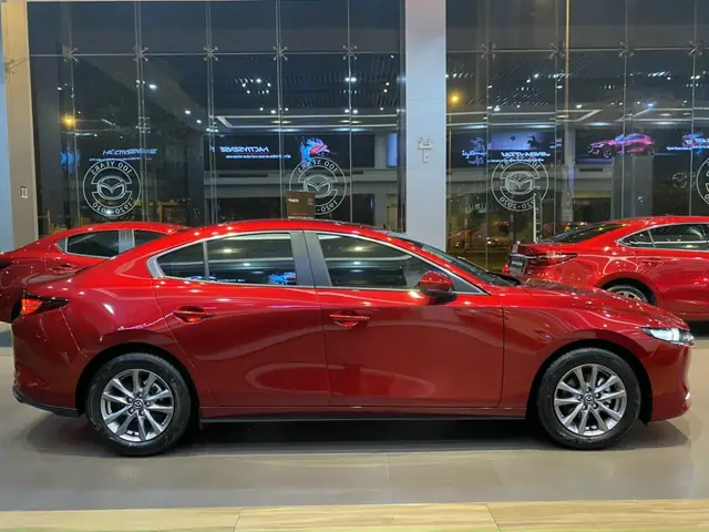 Mazda 3: Hướng Dẫn Chi Tiết Cách Kiểm Tra Phiên Bản Và Đặc Điểm Nhận Biết