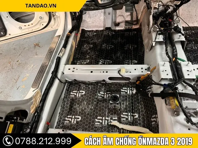 Cách Chống Ồn Hiệu Quả Cho Mazda 3: Tiết Kiệm & Bền Bỉ