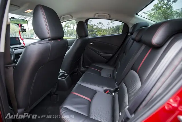 Biến Hóa Không Gian Hàng Ghế Sau Mazda 2: Mẹo Đơn Giản Giúp Xe Rộng Rãi Hơn
