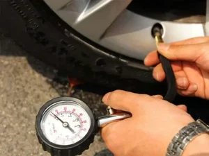Lốp Xe Mazda 3 Bơm Mấy Kg? Hướng Dẫn Chi Tiết & Lời Khuyên Từ Chuyên Gia