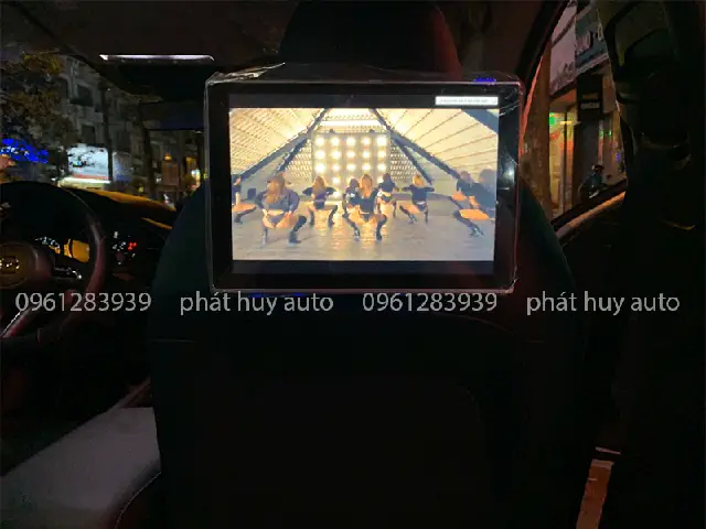 Màn Hình Gối Đầu Mazda 3: Nâng Tầm Trải Nghiệm Giải Trí Trên Xe