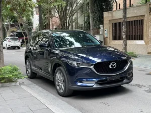 Khám Phá Vẻ Đẹp Và Tính Năng Của Mẫu Xe Hơi Mazda Màu Xanh Đen
