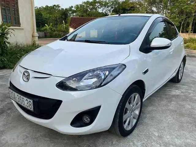 Mazda 2 2011: Phiên Bản Nào Phù Hợp Cho Bạn? Hướng Dẫn Chi Tiết