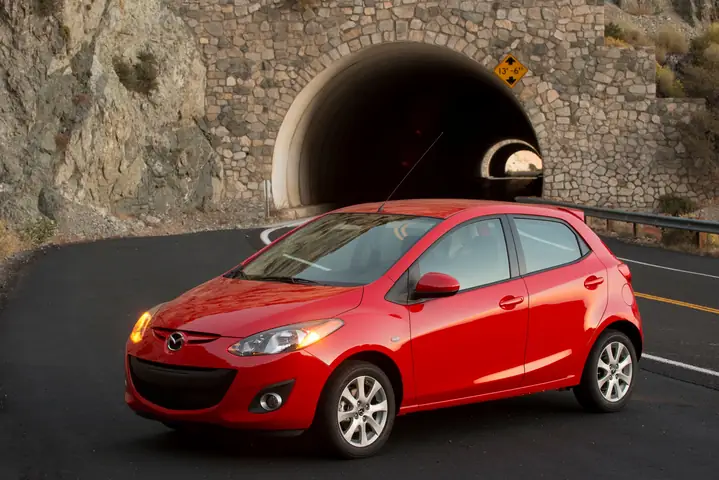 Thông Số Kỹ Thuật Mazda 2 2014: Động Cơ, Kích Thước & Tính Năng