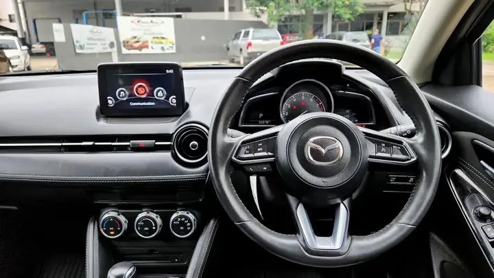 Khám Phá Mazda 2 2018: Thiết Kế, Nội Thất & Công Nghệ Mới