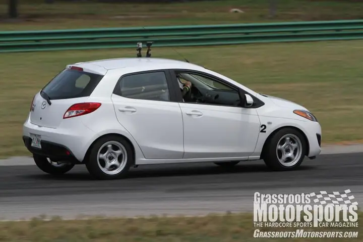 Hướng Dẫn Lắp Đặt Mazda 2 B‑spec Cho Đua Xe Scca