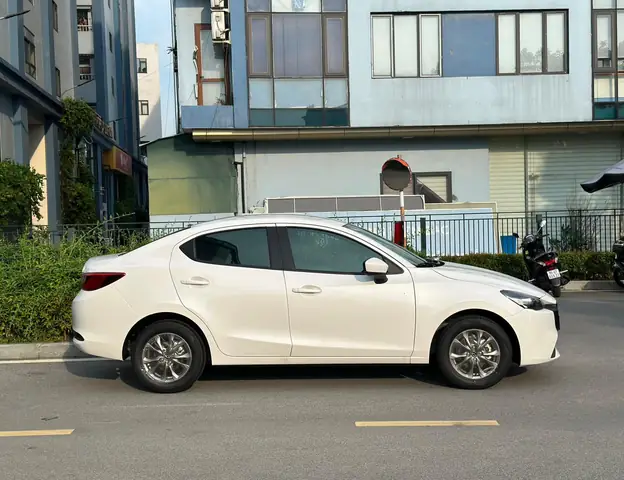 Đánh Giá Chi Tiết Mazda 2 Base: Phiên Bản Cơ Bản Của Hatchback Nhật Bản