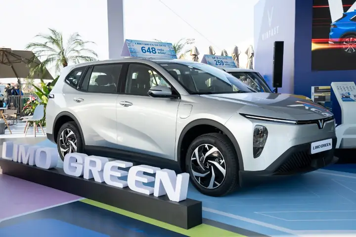 Mazda 2 Facelift Ra Mắt Tại Malaysia: Diện Mạo Mới, Công Nghệ Vượt Trội