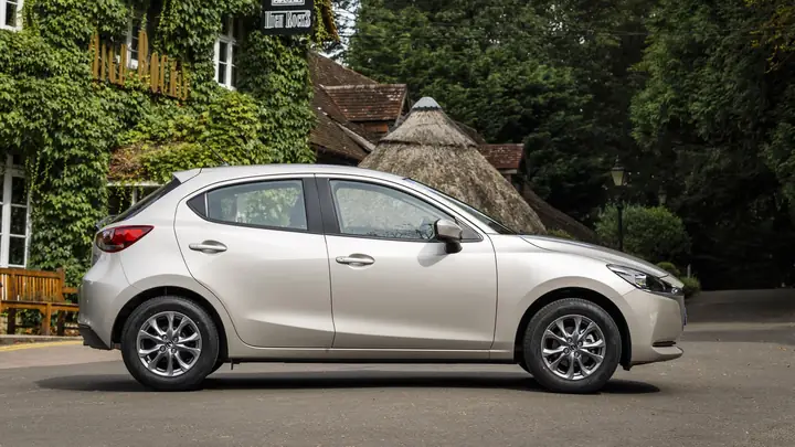 So Sánh Giá & Tính Năng Mazda 2 Để Chọn Mua Tốt Nhất