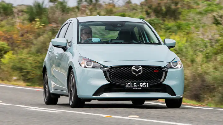 Đánh Giá Chi Tiết Mazda 2 Gt 2026: Hatchback Thành Thị Đẳng Cấp Nhật Bản