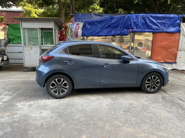 So Sánh Mazda 2 Hatchback Các Phiên Bản: Đánh Giá Ưu Nhược Điểm Cho Người Mua