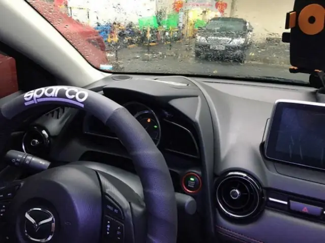 Mazda 2 Hud: Hệ Thống Hiển Thị Thông Tin Trên Kính Lái Toàn Diện