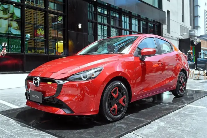 So Sánh Giá Và Thông Số Mazda 2 Sedan Vs Hatchback Người Mua