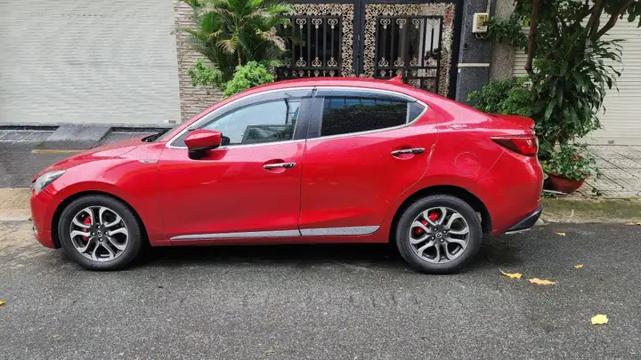 So Sánh Các Phiên Bản Mazda 2: Base, Premium, Luxury Cho Người Mua Thông Minh