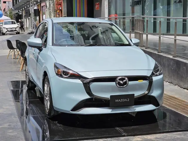 Khám Phá Mazda 2: Đánh Giá, Thông Số Và Mức Giá Lăn Bánh