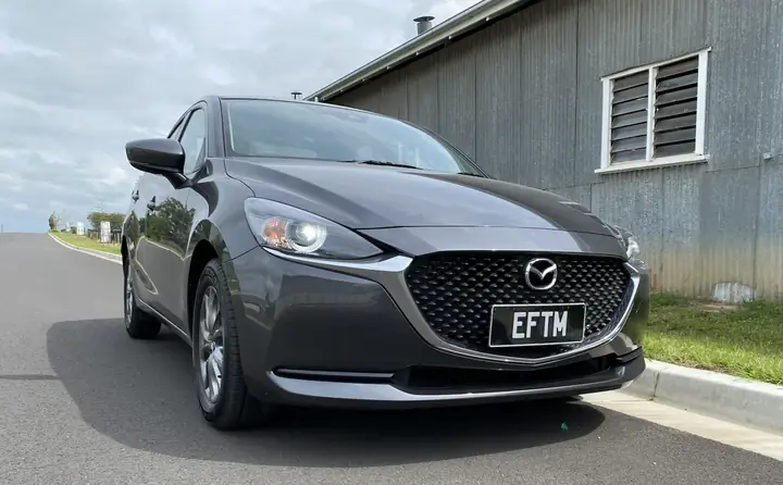 Đánh Giá Mazda 2: Thiết Kế, Động Cơ, Tiện Nghi