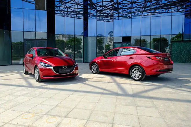 So Sánh Mazda 2 Sedan Và Hatchback: Chọn Xe Nào?