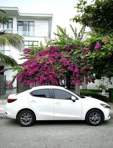 Mazda 2 Tinhte: Đánh Giá Chi Tiết Từ Thiết Kế Đến Vận Hành