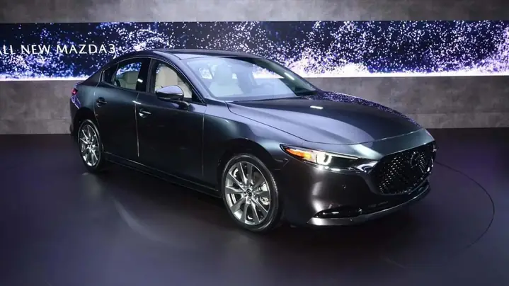 So Sánh Mazda 3 1.5 Luxury – Đánh Giá Chi Tiết & Giá Bán 2026