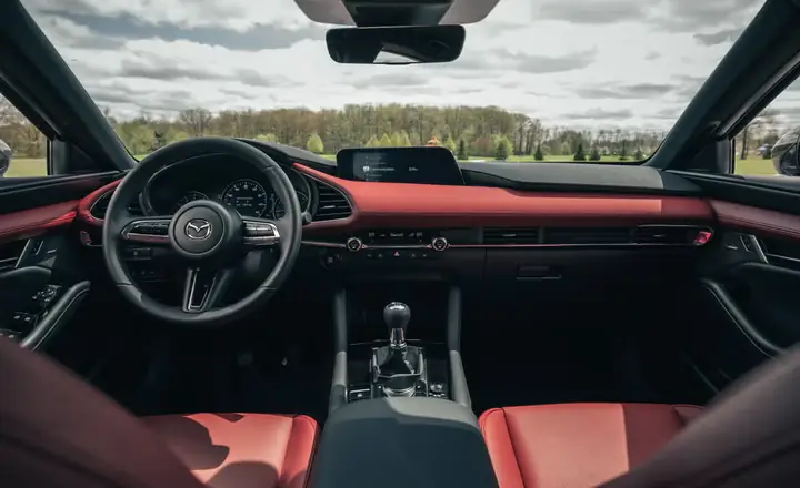 So Sánh Mazda 3 Awd Và Số Sàn: Lựa Chọn Nào Phù Hợp?