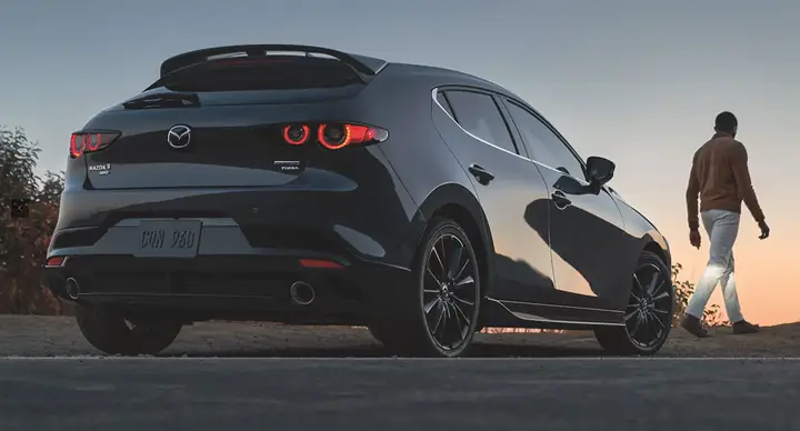 Mazda 3 Back: Tổng Quan Chi Tiết Về Thiết Kế, Công Năng Và Đặc Điểm Phần Sau Xe Mazda 3 Back: Tổng Quan Chi Tiết Về Thiết Kế, Công Năng Và Đặc Điểm Phần Sau Xe