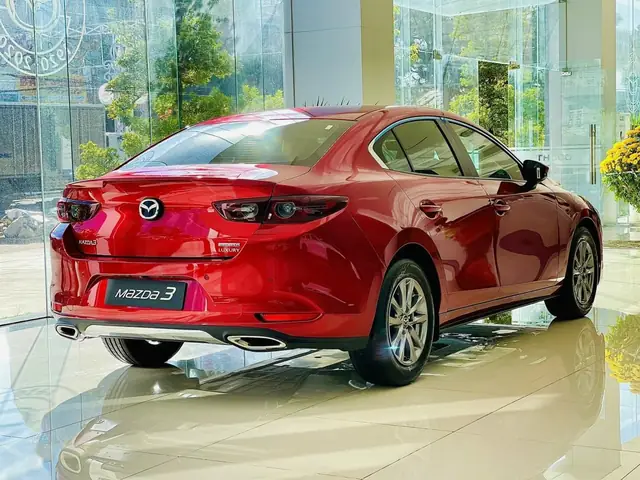 Mazda 3 Bản 2.0 Có Gì Đáng Chú Ý? Phân Tích Chi Tiết Từ Động Cơ Đến Tính Năng Mazda 3 Bản 2.0 Có Gì Đáng Chú Ý? Phân Tích Chi Tiết Từ Động Cơ Đến Tính Năng