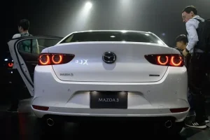 Mazda 3 Biển 565 25: Góc Nhìn Toàn Diện Từ Cộng Đồng Mạng Đến Pháp Lý