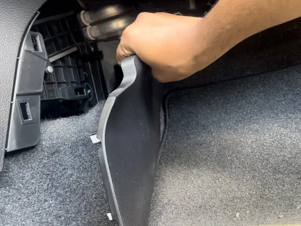 Hướng Dẫn Thay Bộ Lọc Không Khí Cabin Mazda 3 Nhanh Chóng