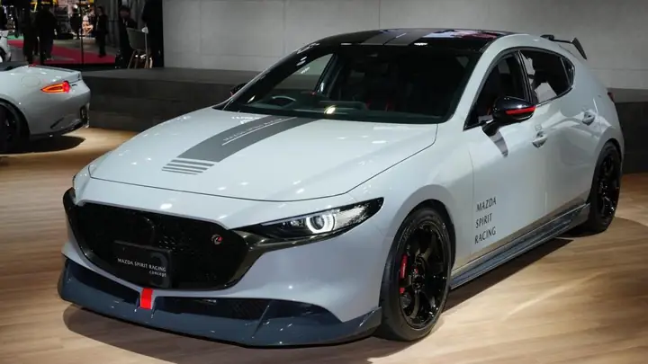 Mazda 3 Có Chạy Được Đuôi Mp4 Không? Phân Tích Chi Tiết & Lời Khuyên