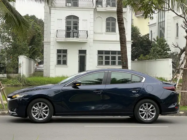 Mazda 3 Đen Nhám: Lột Xác Ngoại Hình Sang Trọng Và Cá Tính