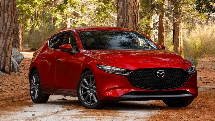 Mua Xe Mazda 3 Màu Đỏ: Giá, Thông Số & Lựa Chọn Thông Minh