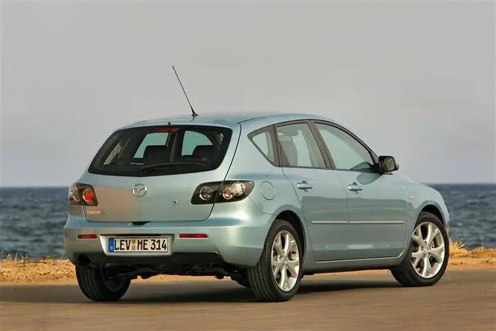 Mazda 3 Evolution: Hành Trình Phát Triển Qua Các Thế Generations